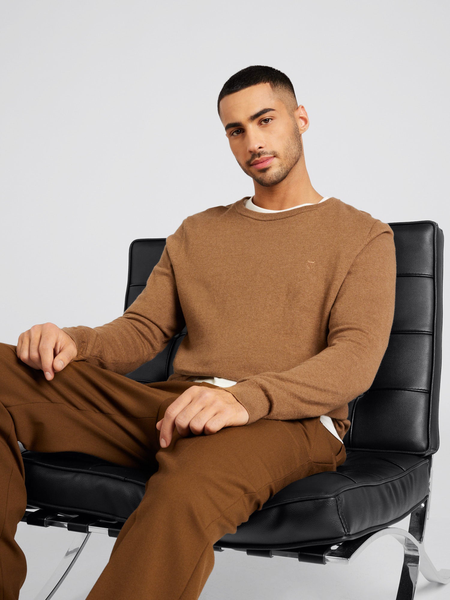 Basefield Pullover braun