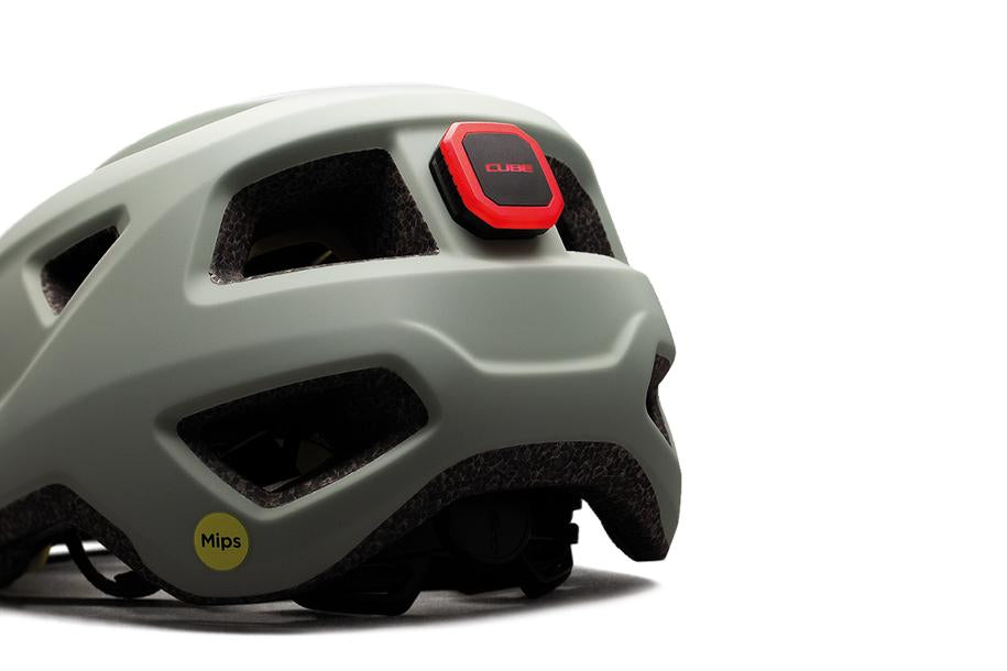 Cube Helme rot