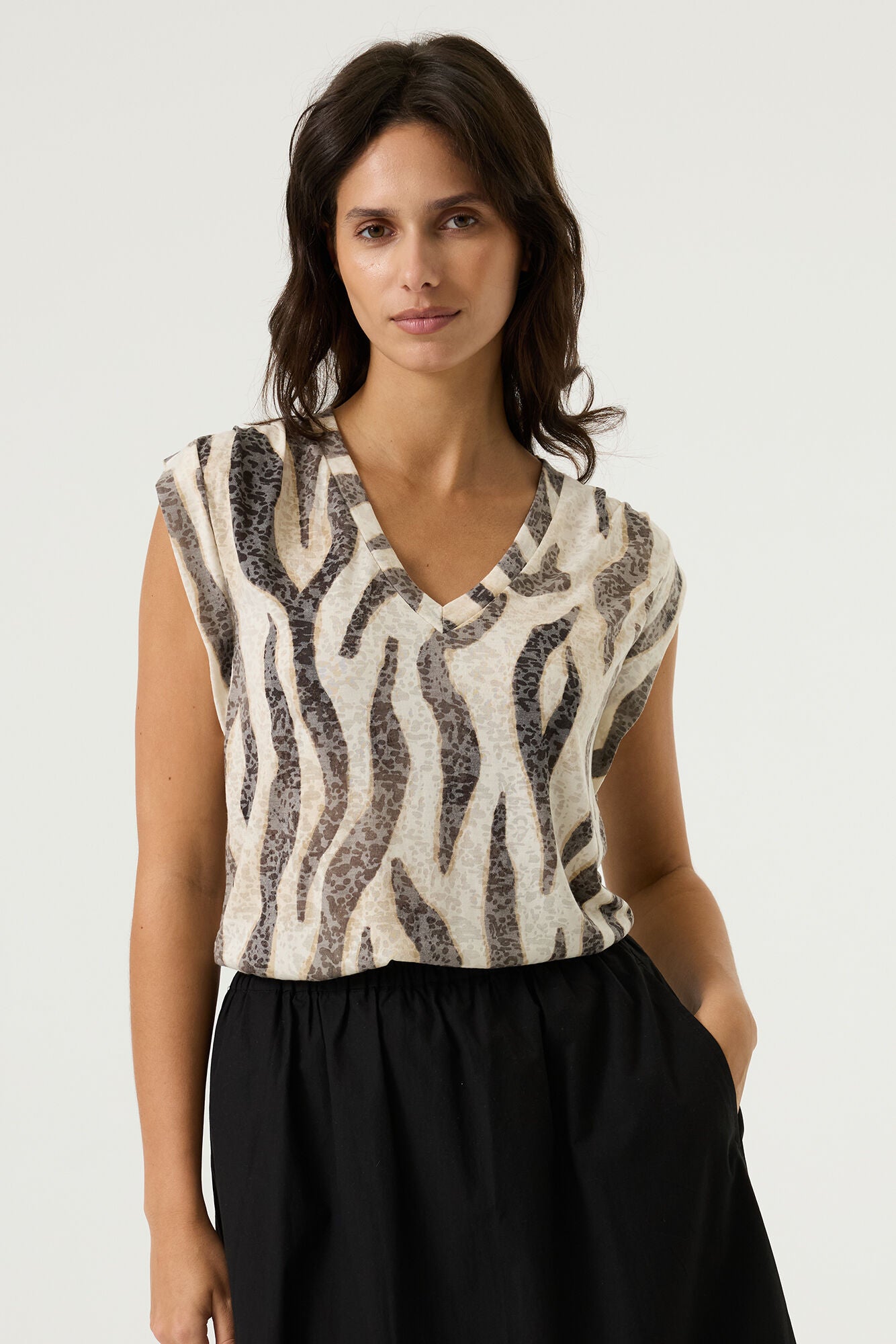 Garcia T-Shirts beige