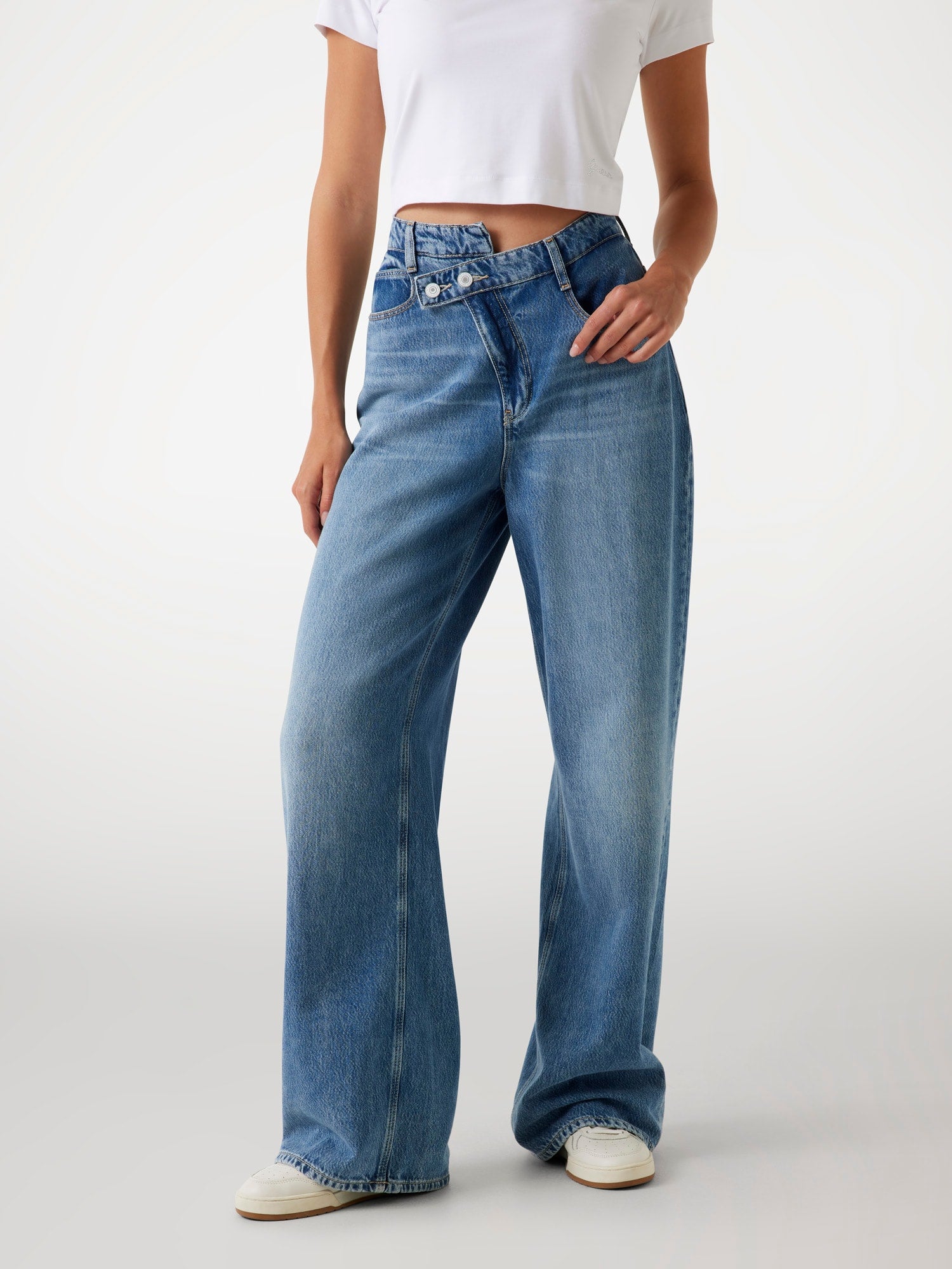 Guess Relaxed, Weit blau