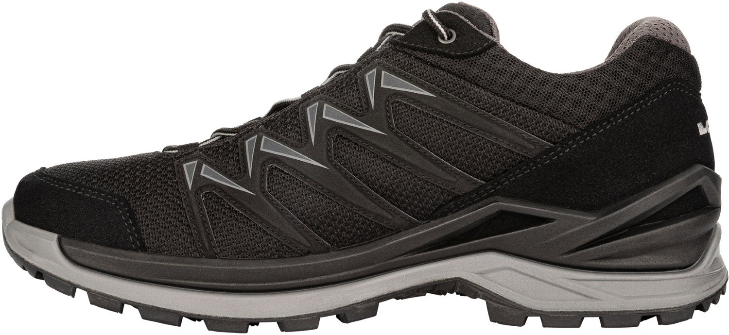 LOWA Wanderschuhe schwarz