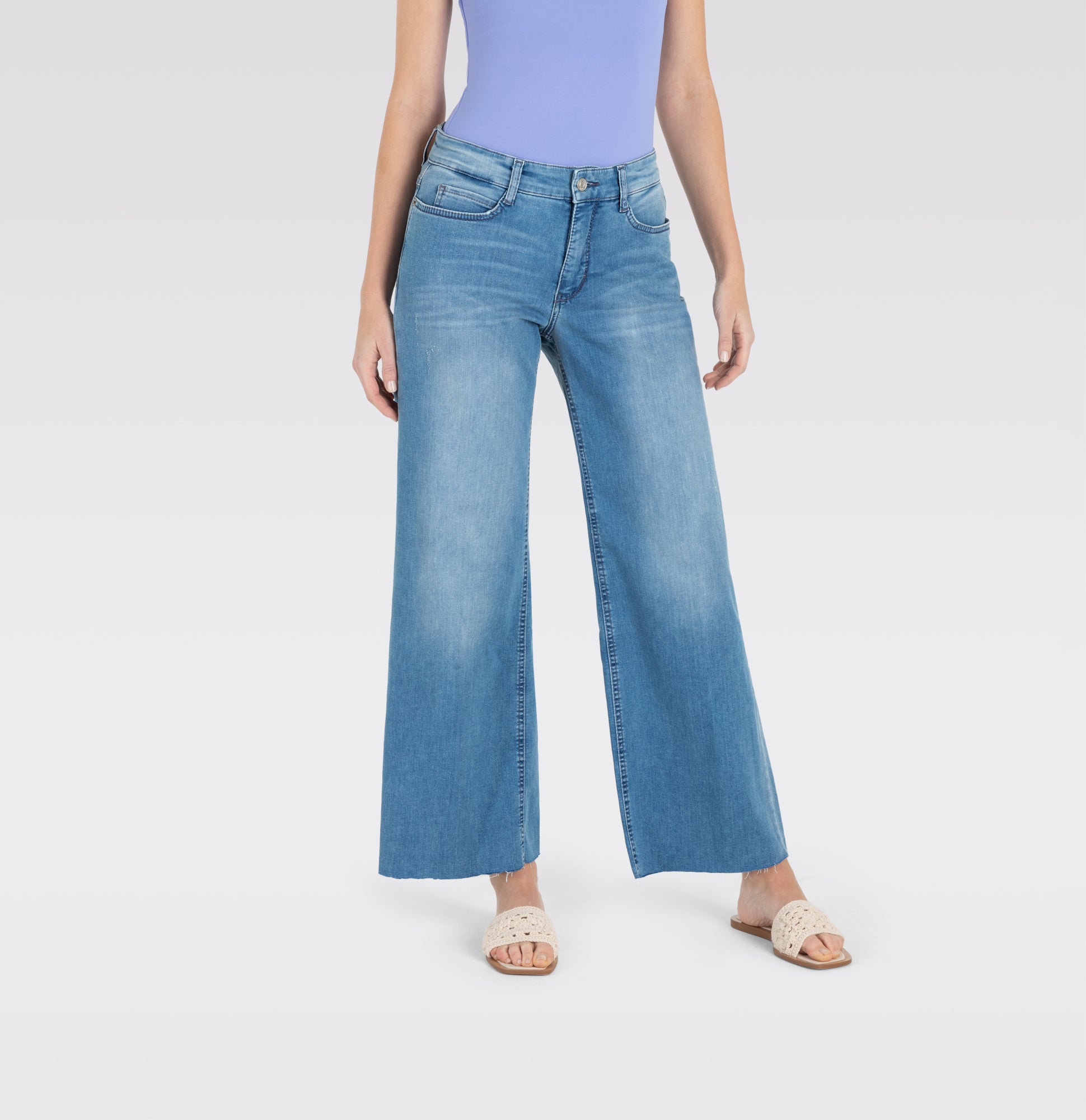 MAC Relaxed, Weit hellblau