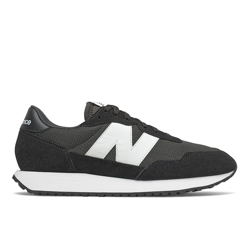 New Balance Sneaker schwarz