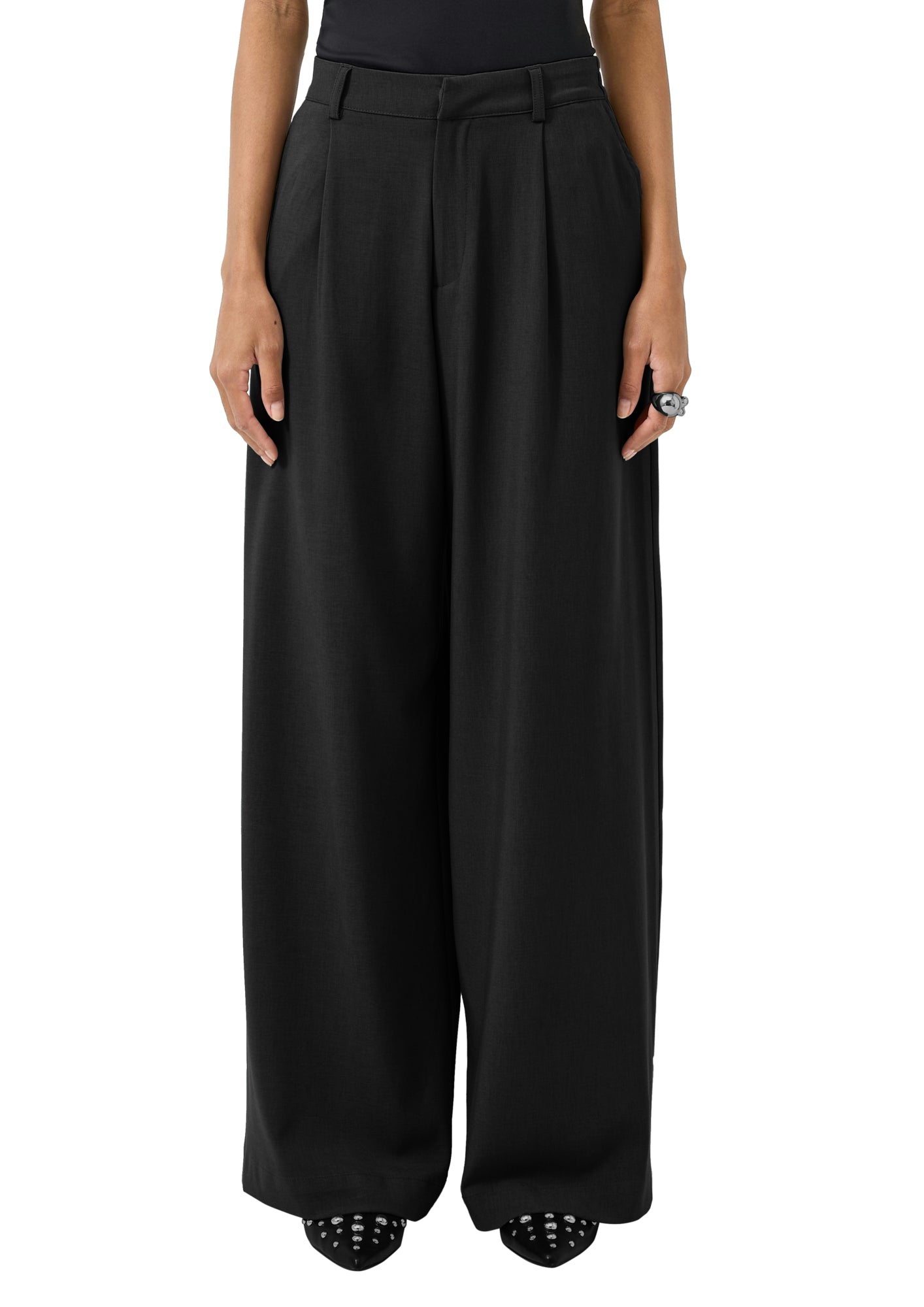 Q/S by s.Oliver Relaxed, Weit schwarz