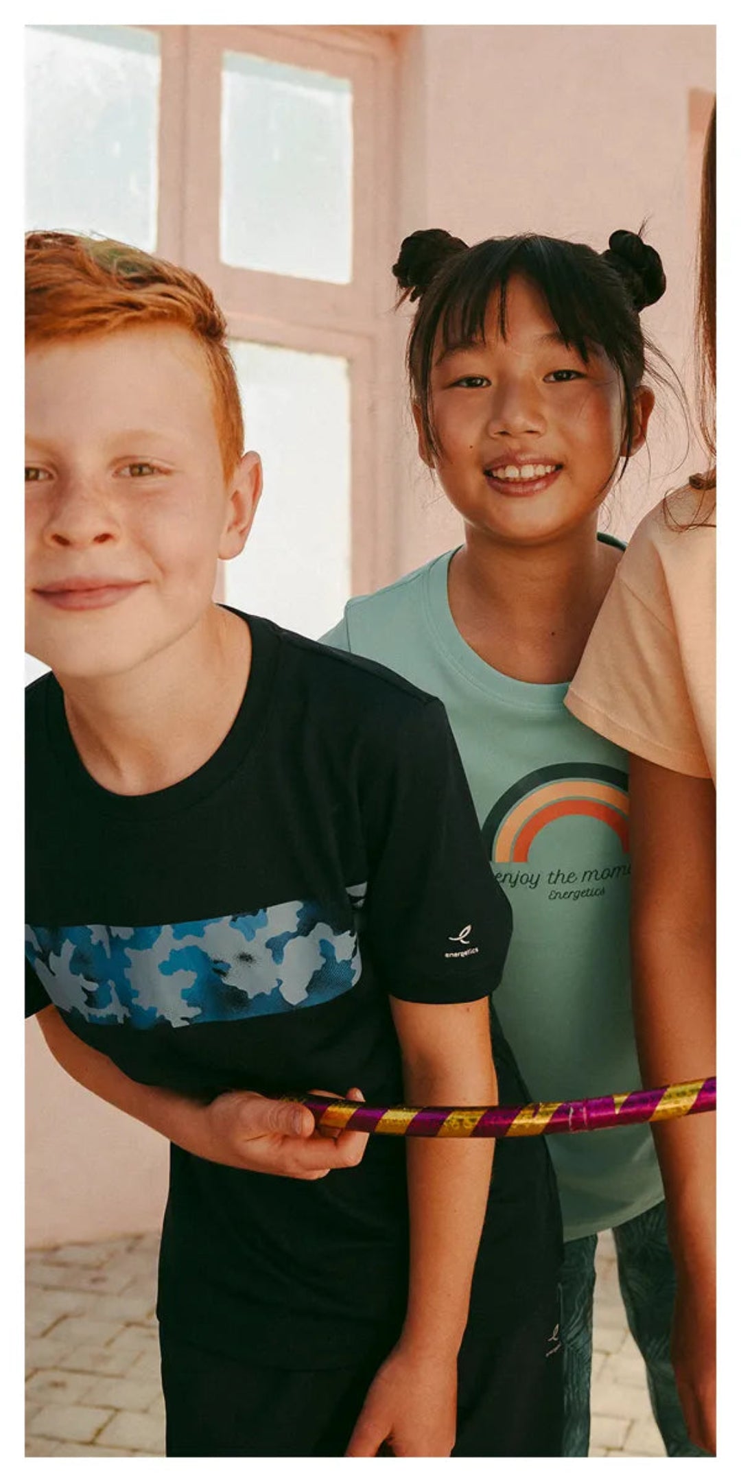 Kinder haben Spaß beim Sport.