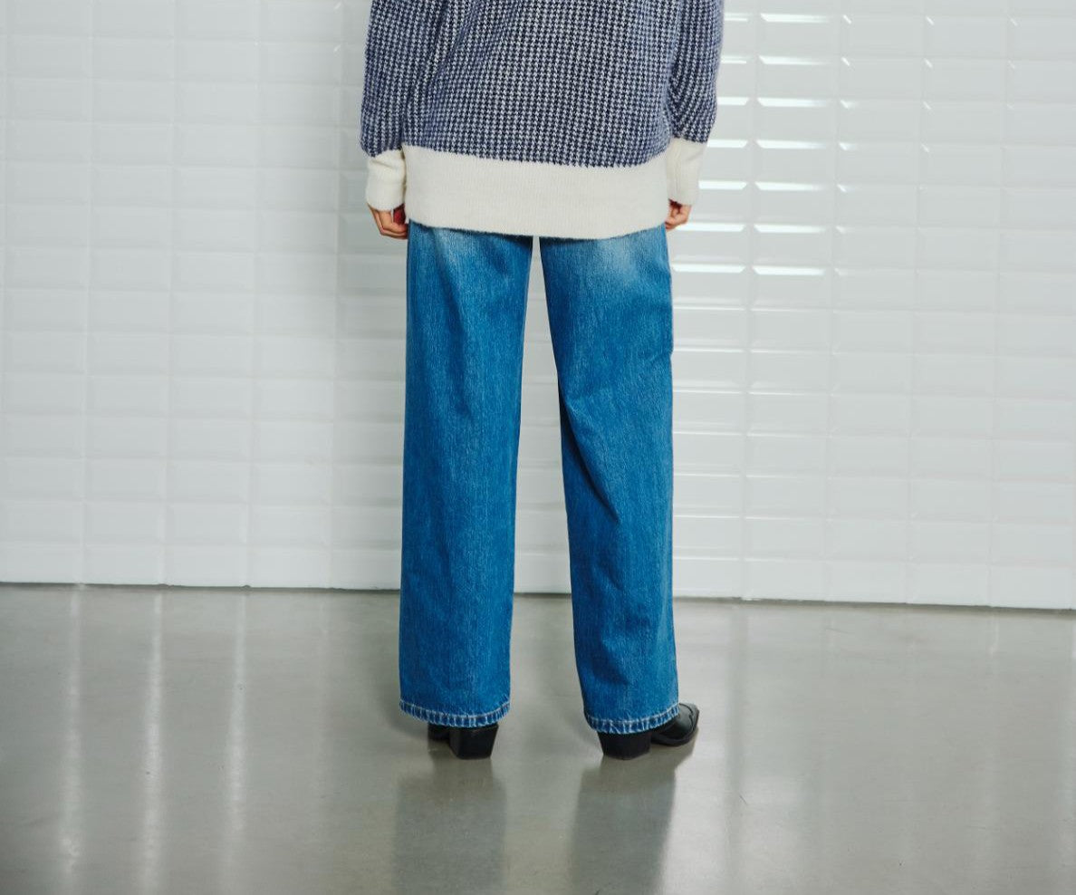 with black Relaxed, Weit blau