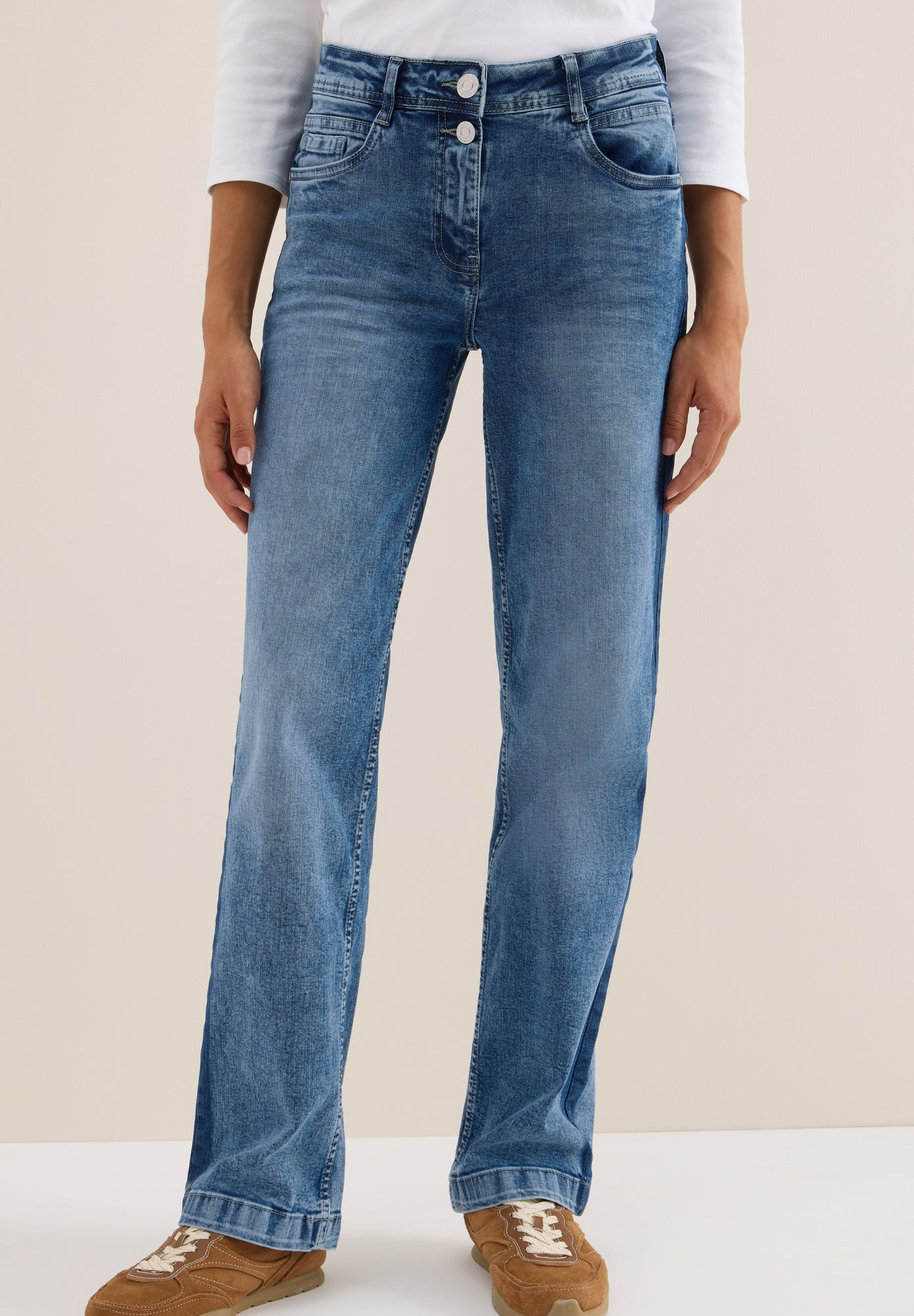 Cecil Straight  hellblau
