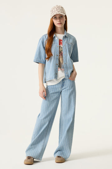 Weite Jeans mit Streifen