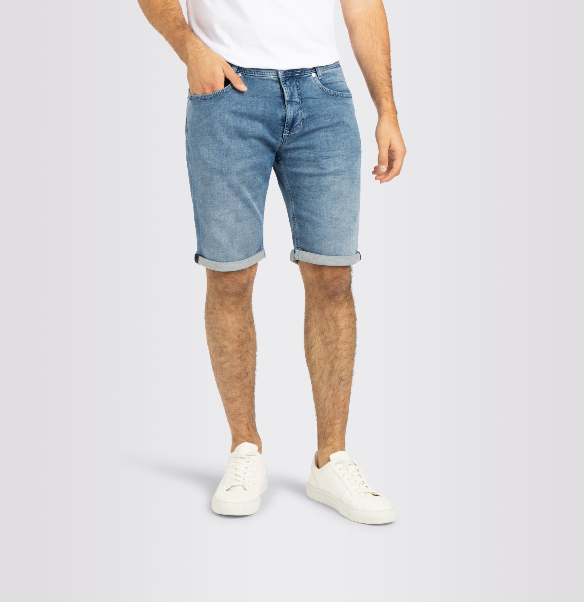 MAC Men Jeansshorts  blau