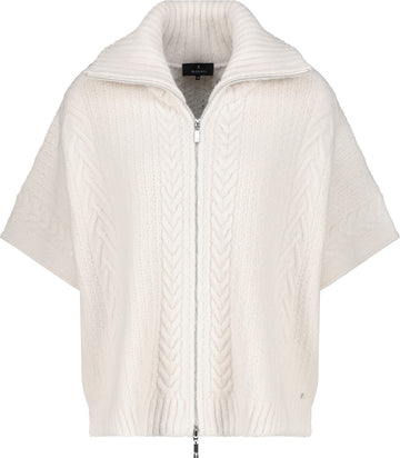 Strickcape mit Zopfmuster