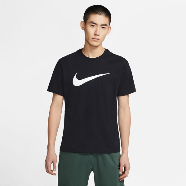 Nike T-Shirts  schwarz