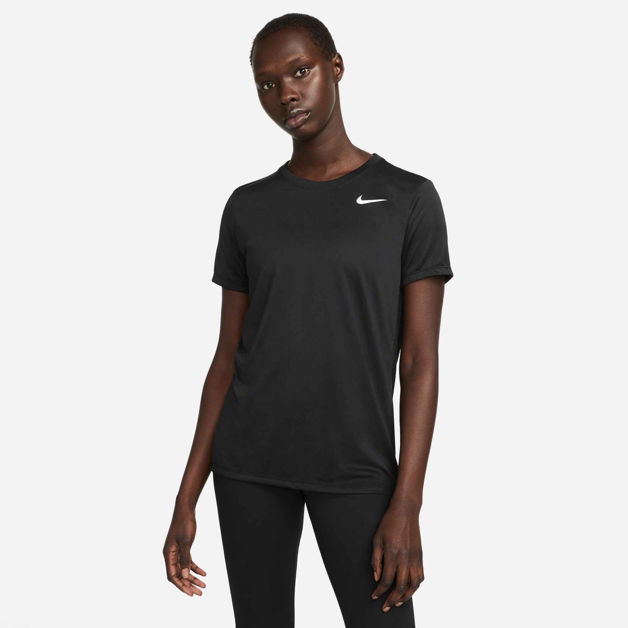 Nike T-Shirts  schwarz