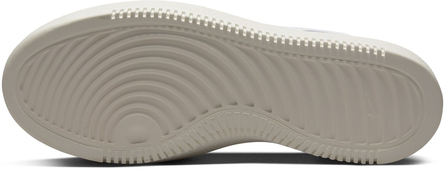 Nike Sneaker  silber