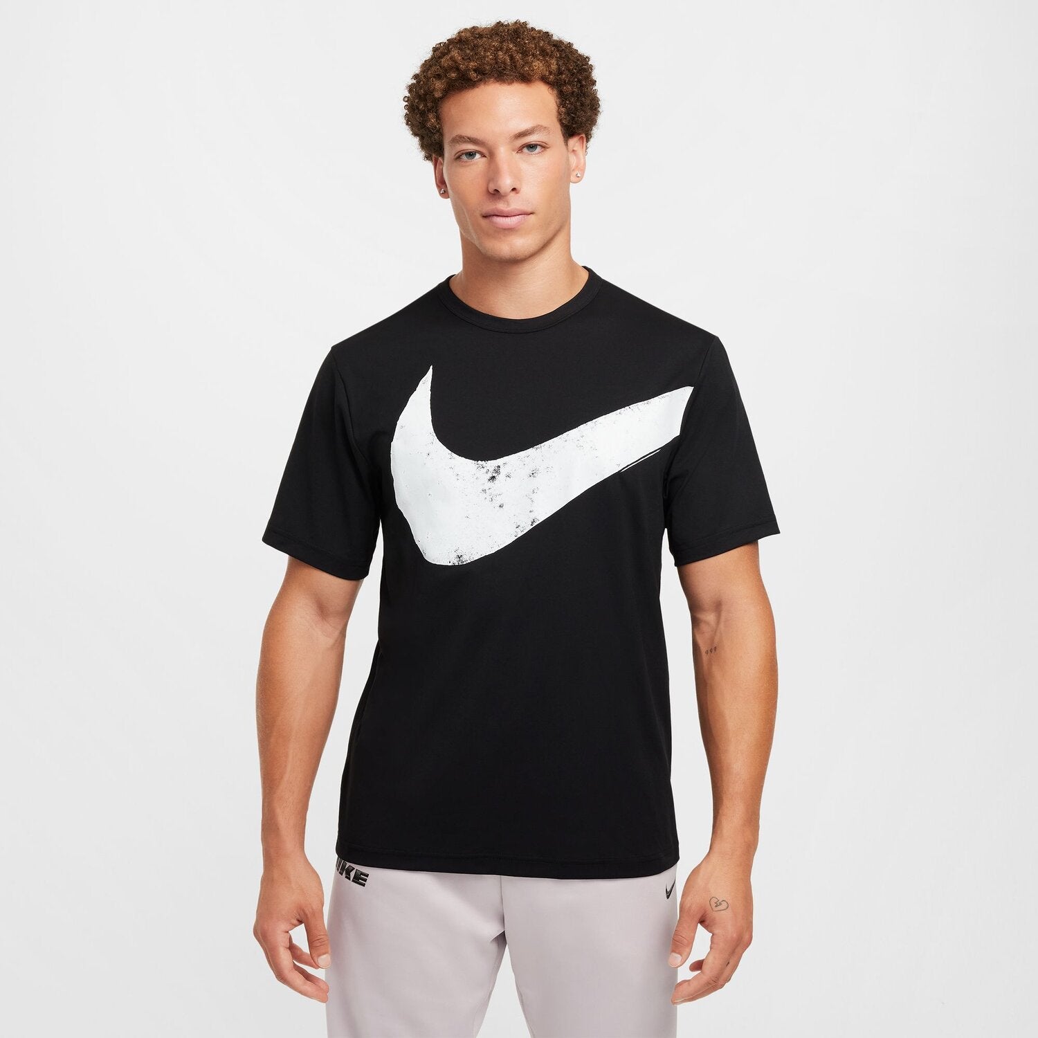 Nike T-Shirts  schwarz