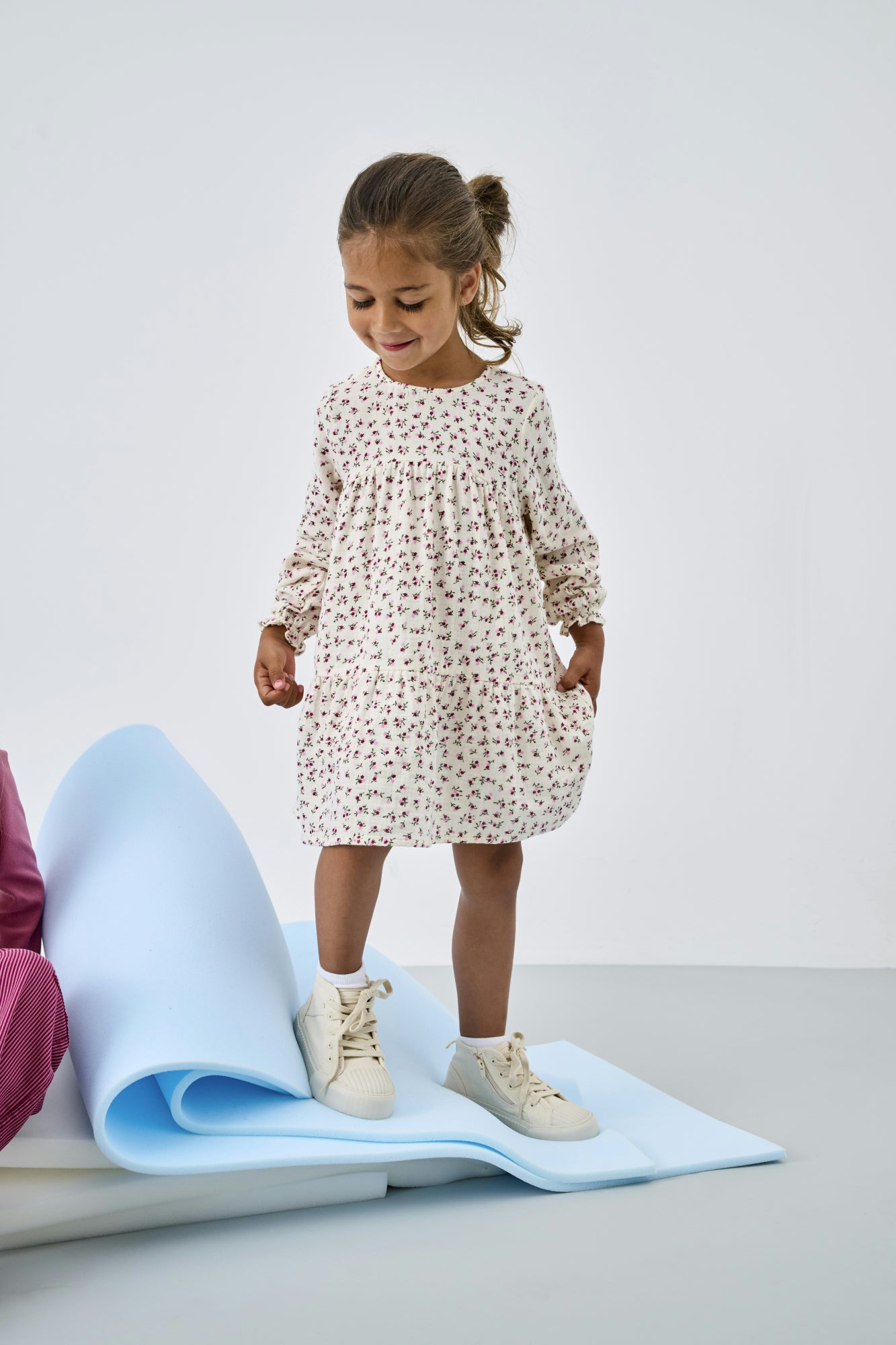 ONLY MINI Kleider  beige