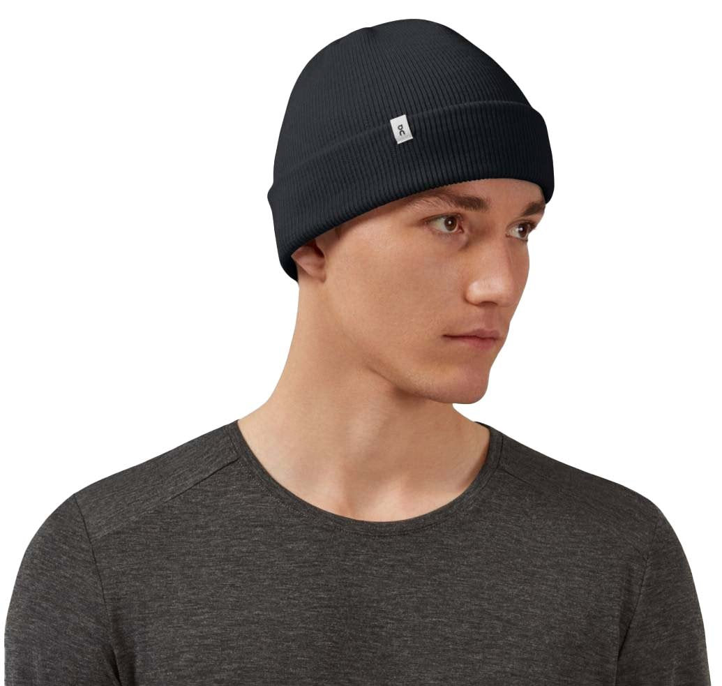 On Mützen & Caps  schwarz