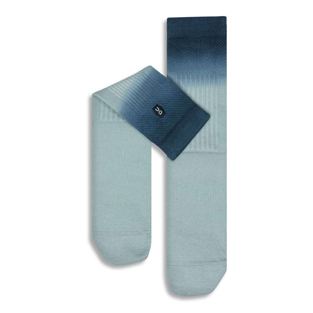 On Socken  blau