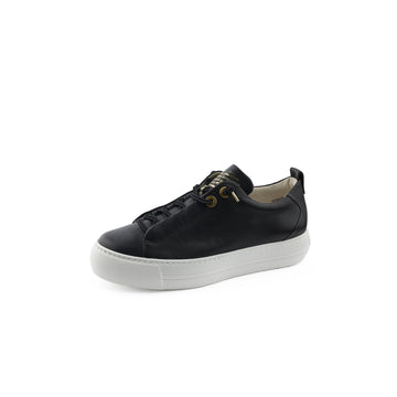 Schnürhalbschuhe