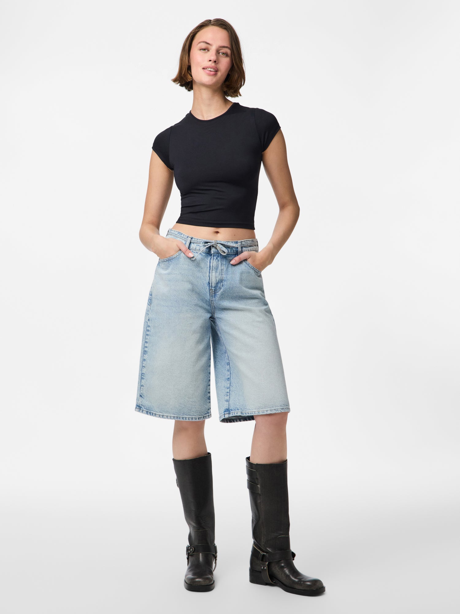 Pieces Shorts  hellblau