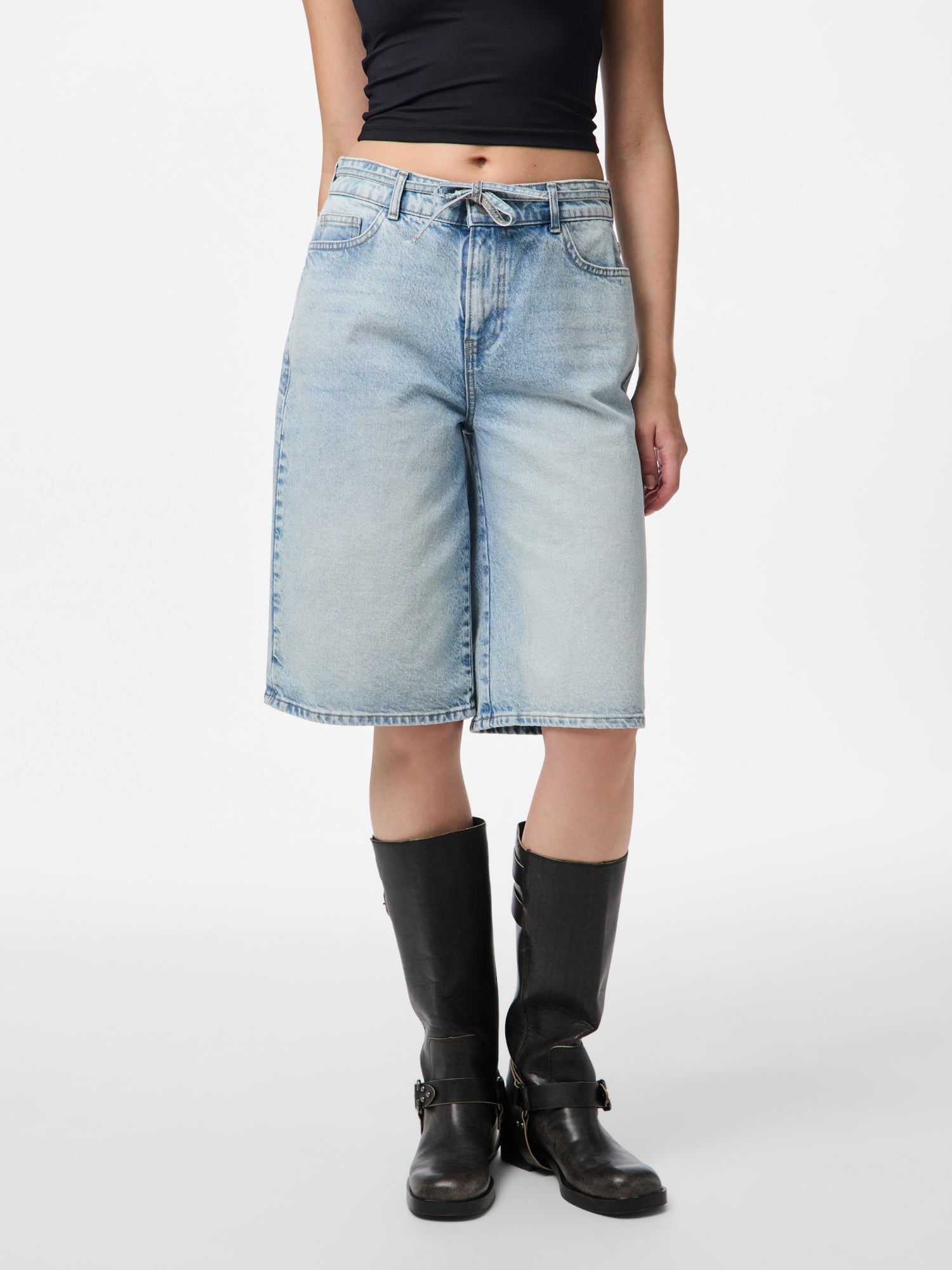 Pieces Shorts  hellblau