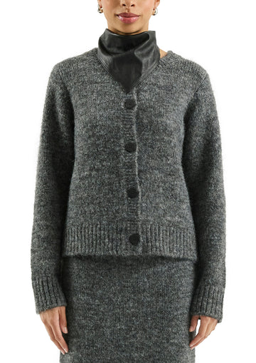 Flauschige Strickjacke