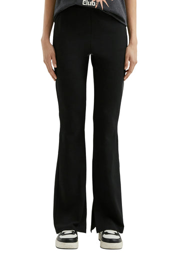 Hose mit ausgestelltem Bein