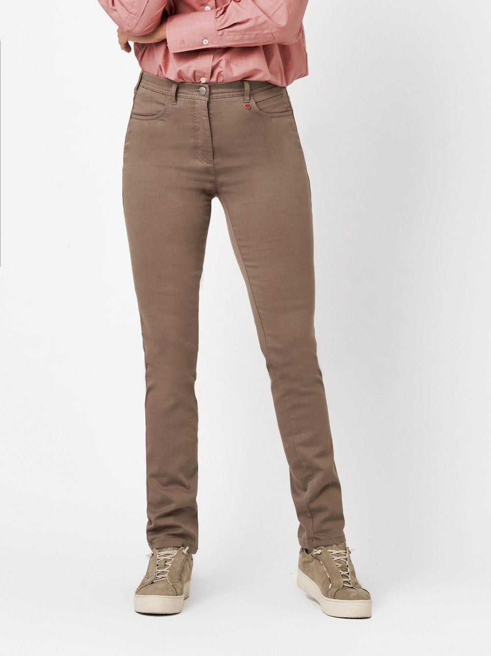 Relaxed by Toni Skinny, Slim  braun