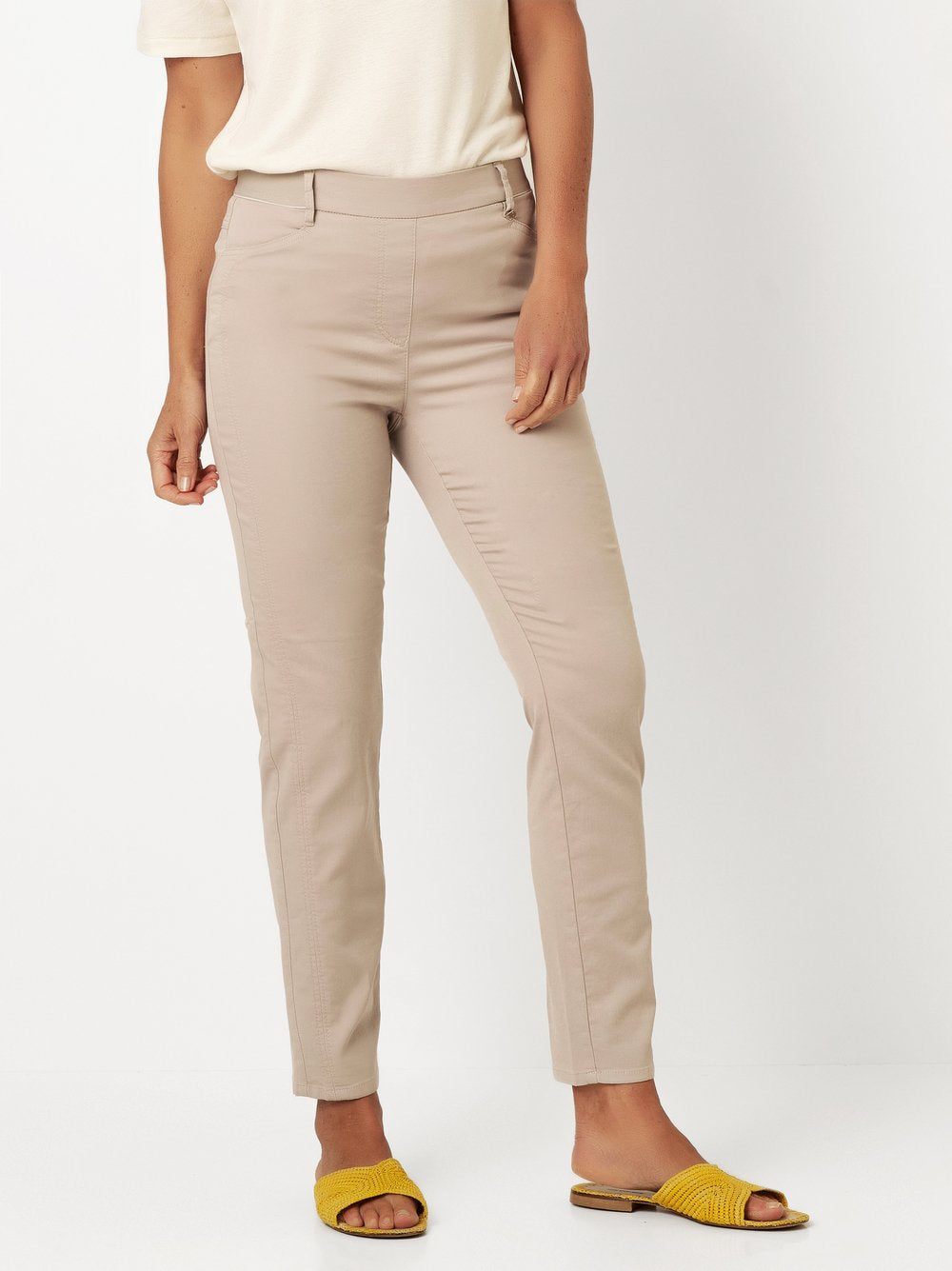 Relaxed by Toni Hosen  beige