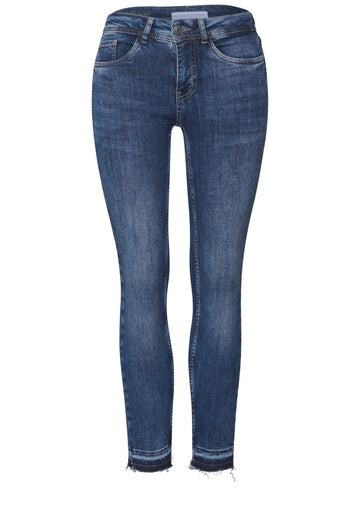 Jeans mit Glitzerdetails