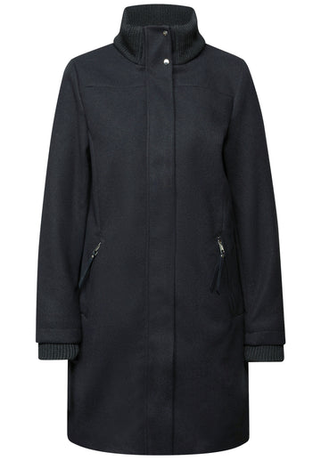 Mantel mit Strickdetails