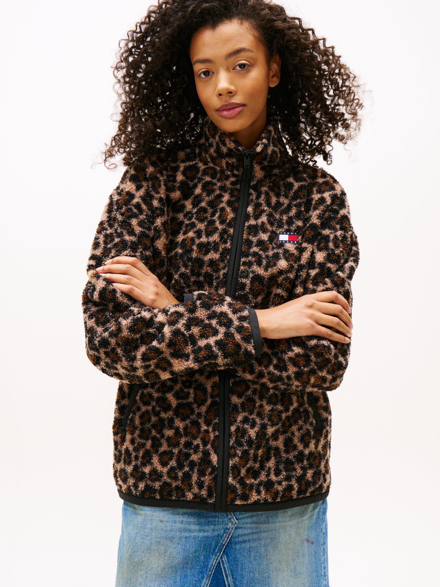 Tommy Jeans Leichte Jacken  braun