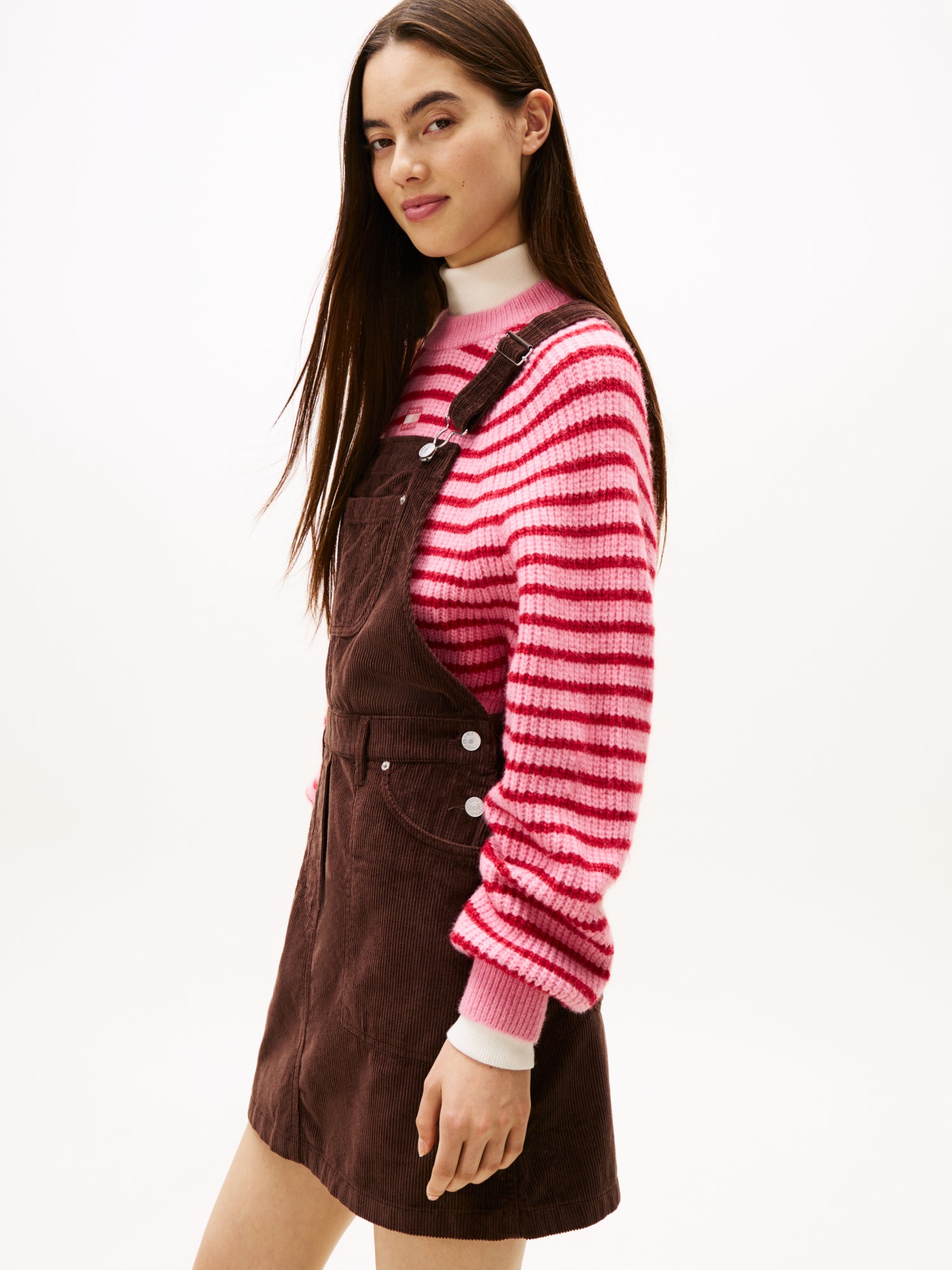 Tommy Jeans Kleider  braun