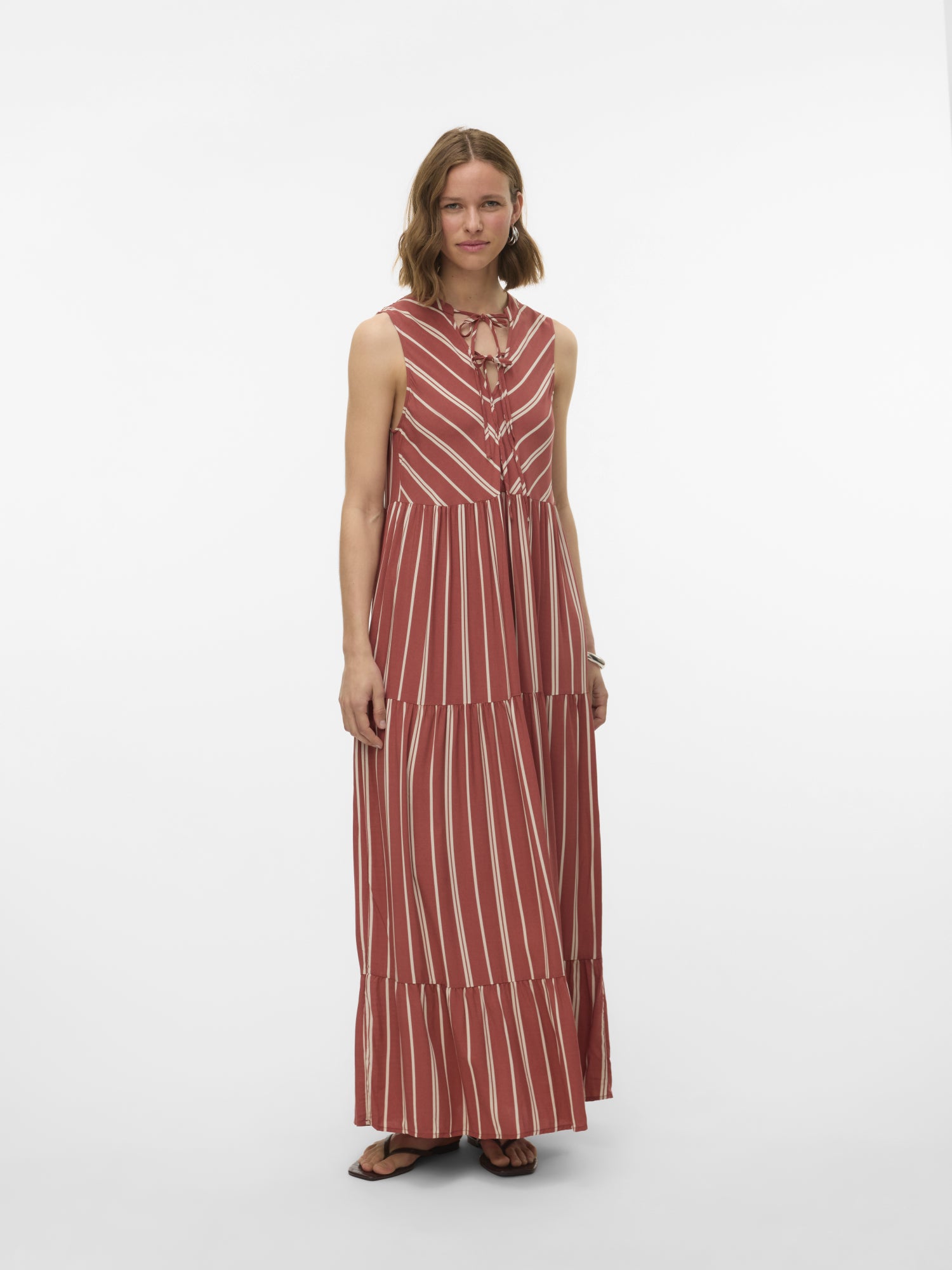 Vero Moda Freizeitkleider  braun