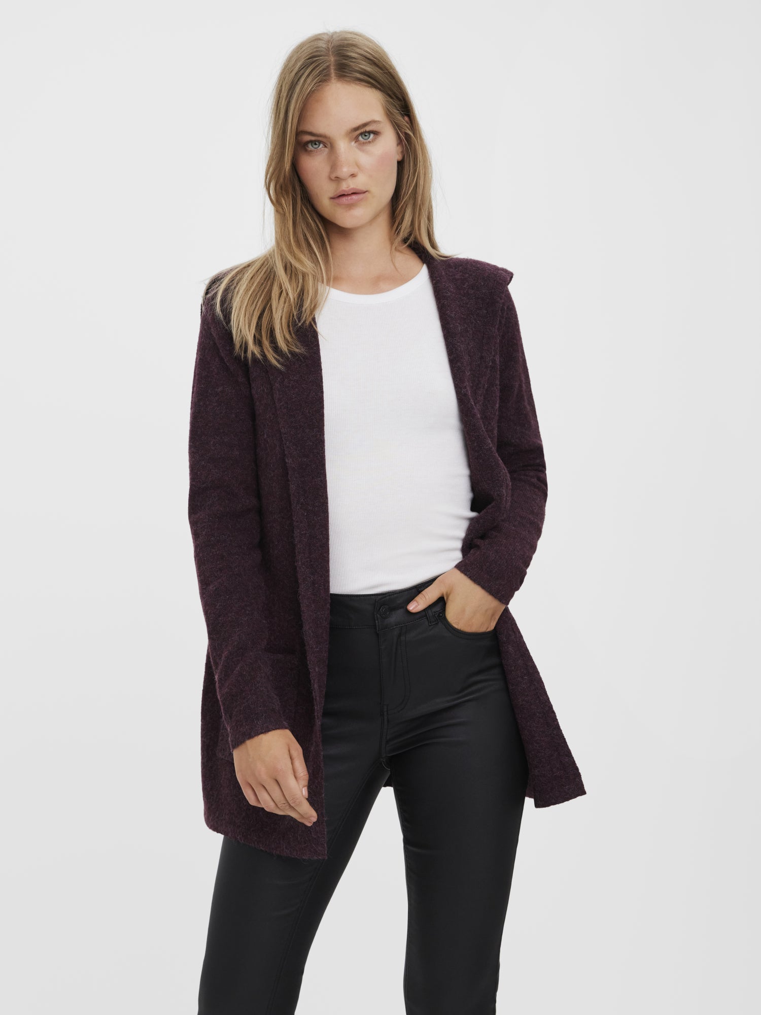 Vero Moda Strickjacken  dunkelrot