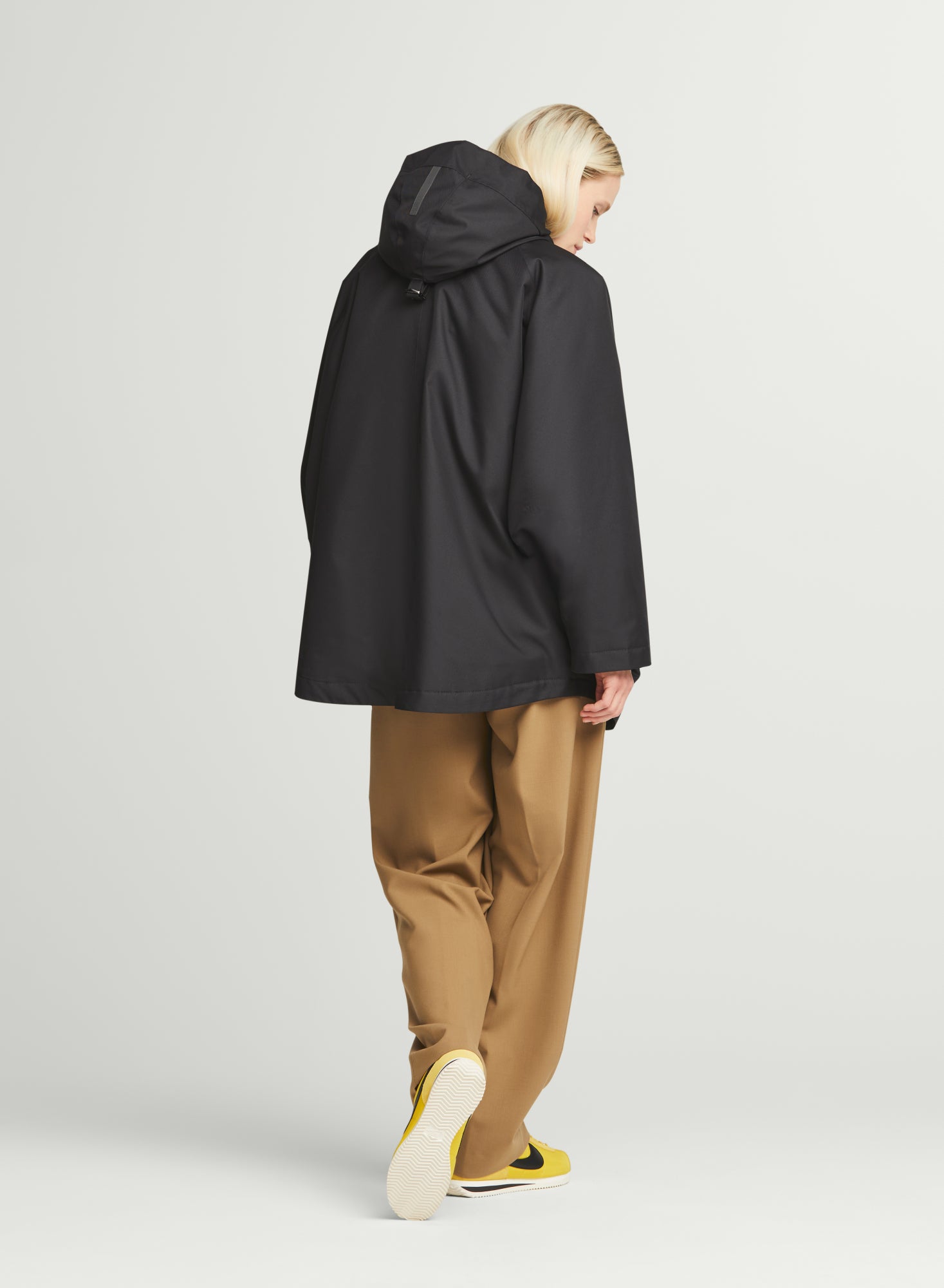 g-lab Mäntel  schwarz