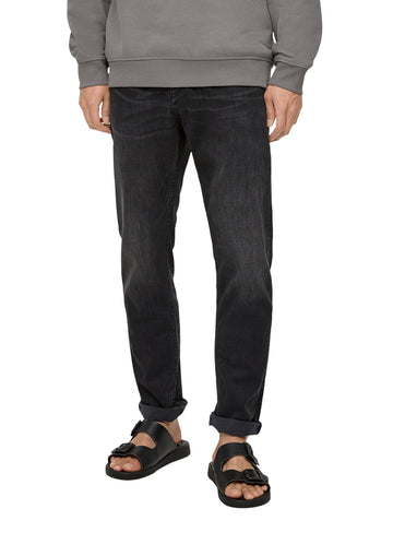 Tapered- Fit Jeans