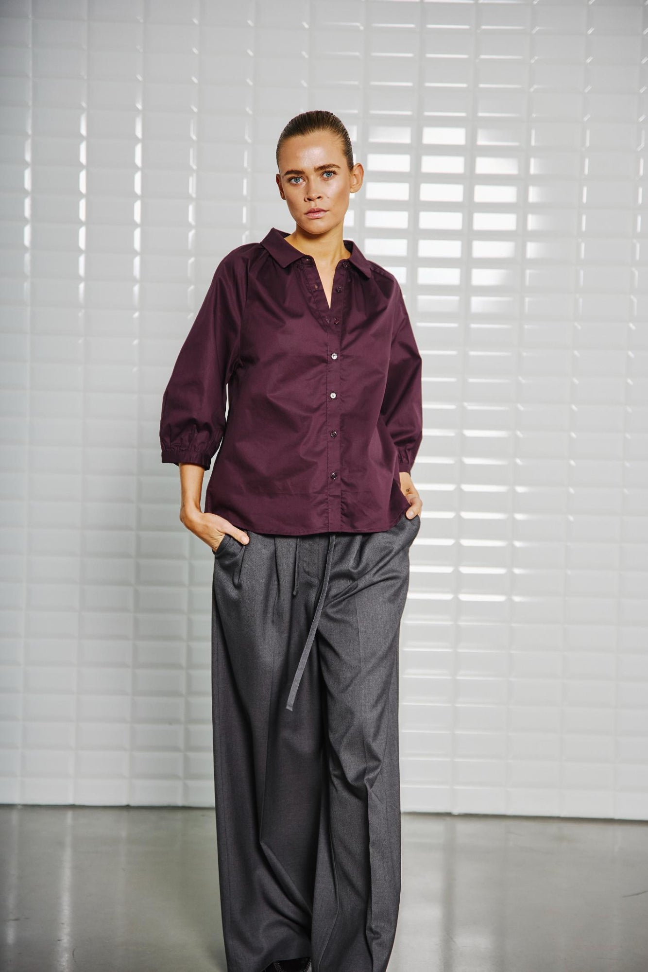 with black Hemdblusen  bordeaux