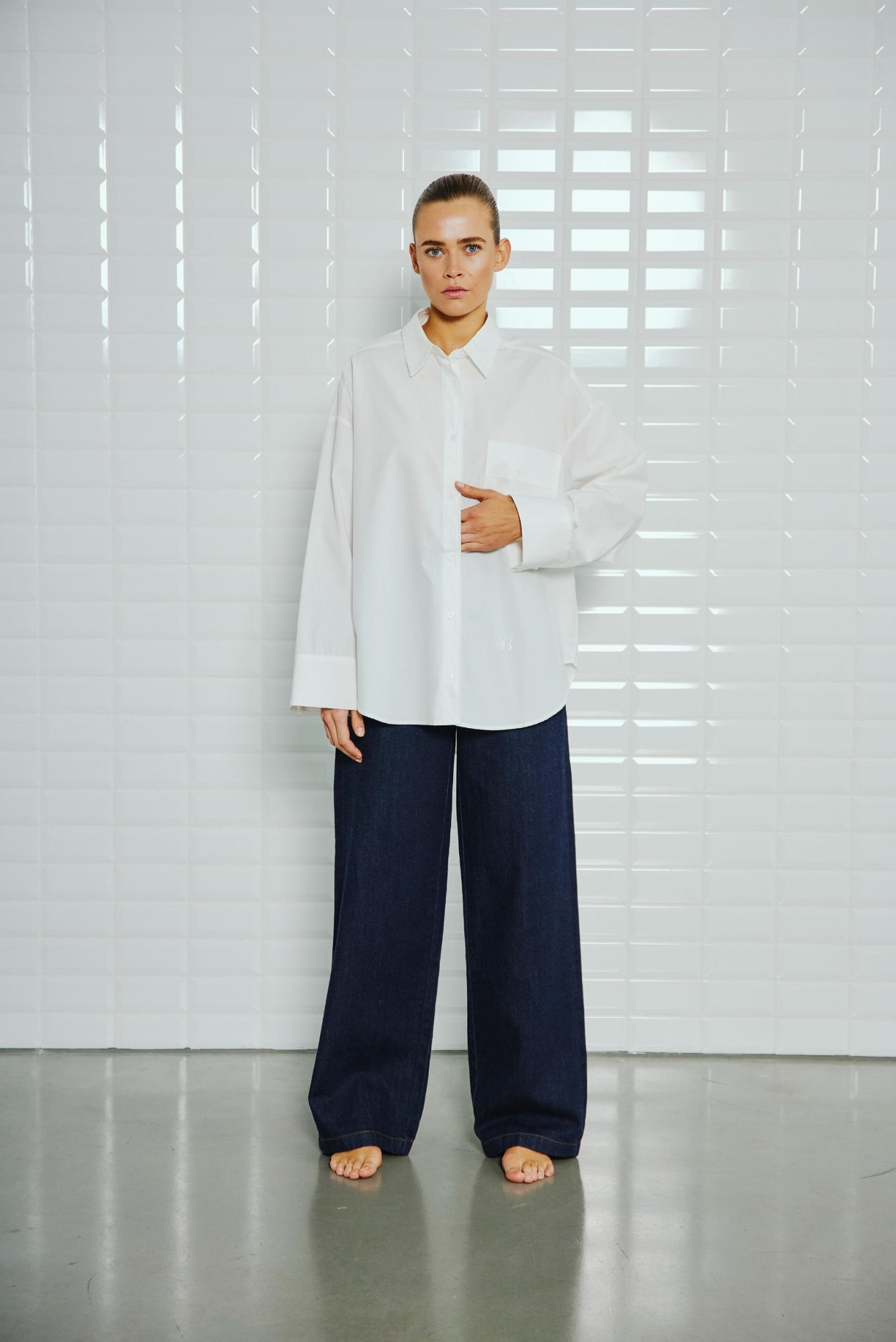 with black Hemdblusen  weiß