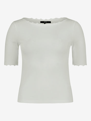 Halbarm-Shirt mit U-Boot-Ausschnitt
