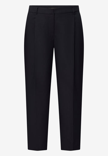 Hose mit Bügelfalte